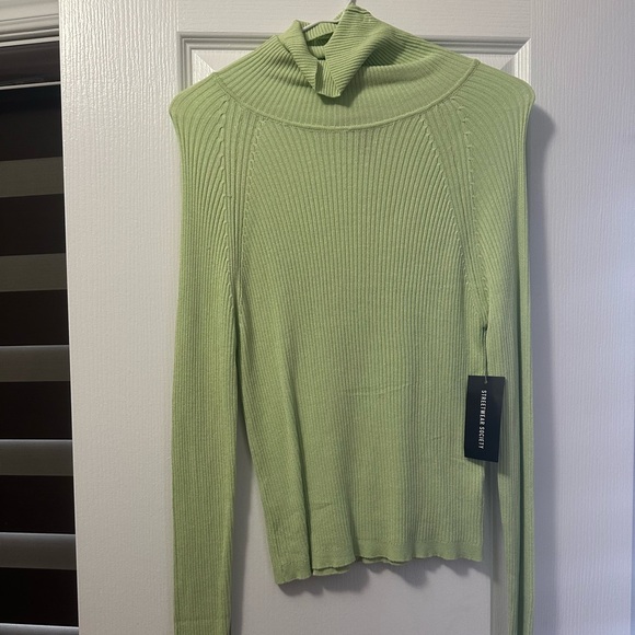 Green ribbed turtle neck - Picture 2 of 6
